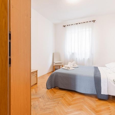 Apartman Nora 奥米什 外观 照片