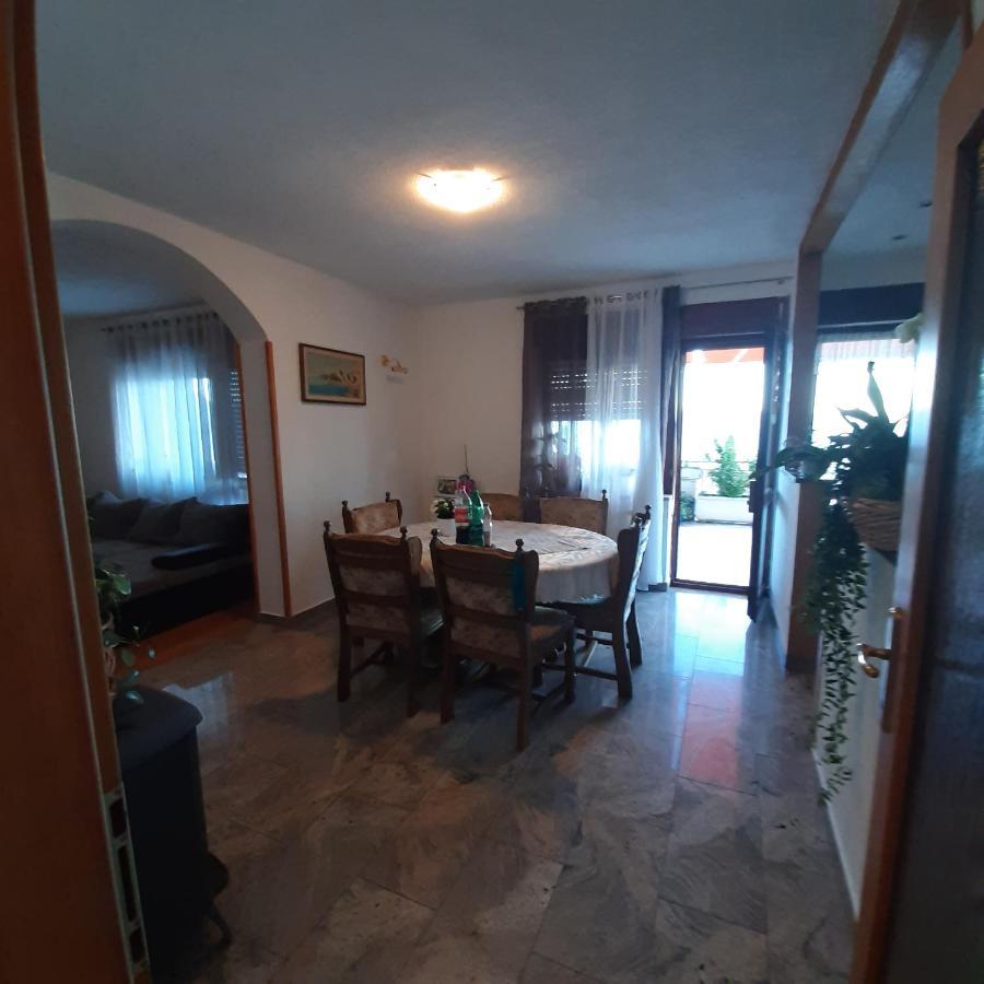 Apartman Nora 奥米什 外观 照片
