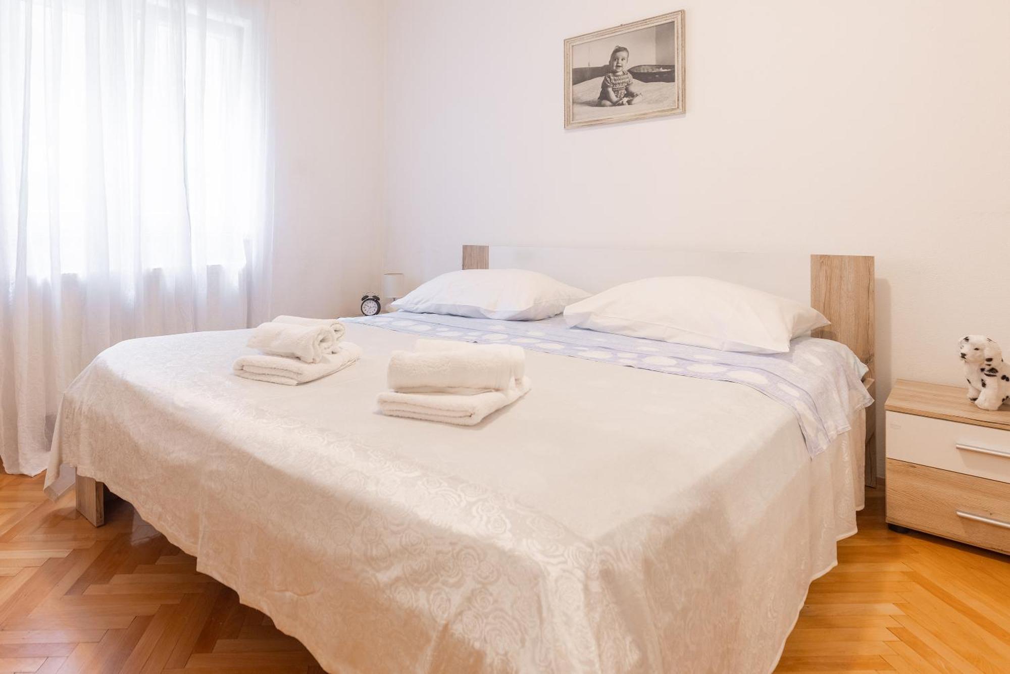 Apartman Nora 奥米什 外观 照片