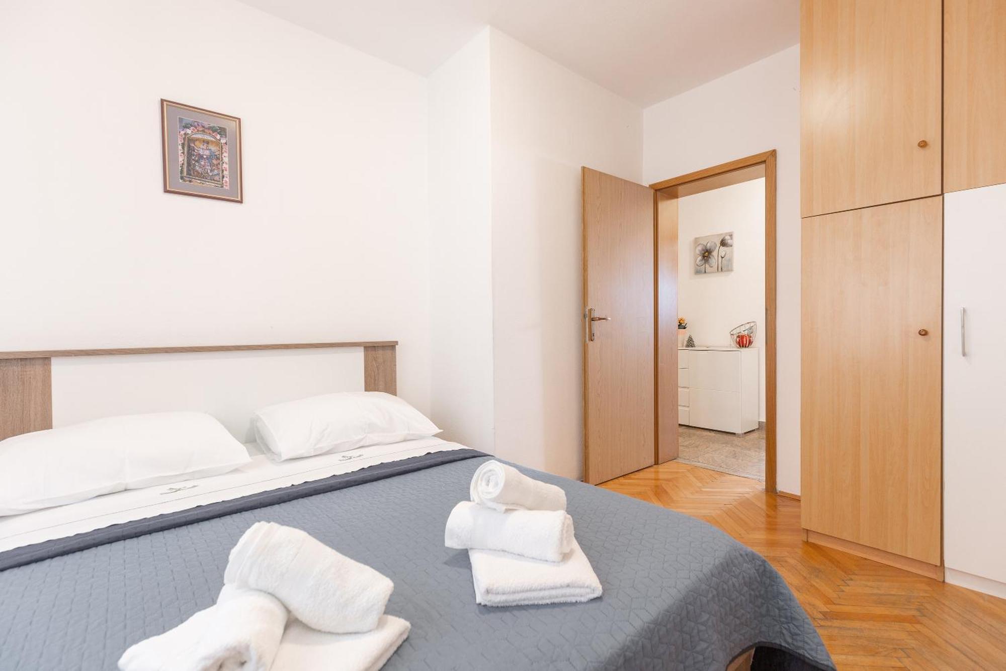 Apartman Nora 奥米什 外观 照片
