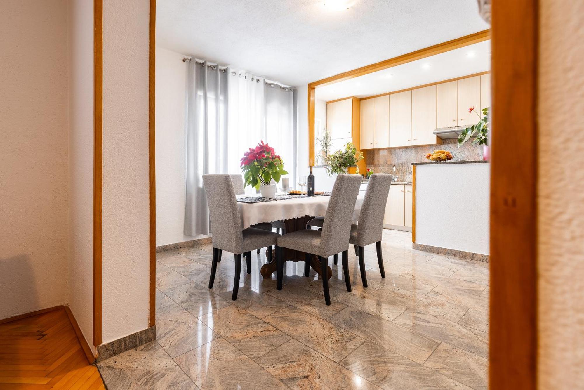 Apartman Nora 奥米什 外观 照片